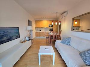 Aquamarina Apt | Seaviews | 1 beach | Family