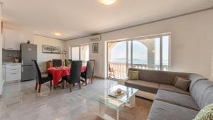 Apartman Max 2 by Villas Guide