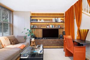 Exclusive Kensington Mews - Modern 2-Bed Home