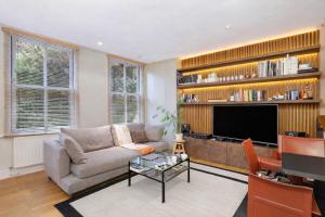 Exclusive Kensington Mews - Modern 2-Bed Home