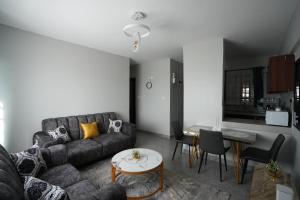 Modern 2-Bedroom Apartment Near Kisumu CBD, Free WiFi, Parking & Security