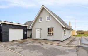 Nice Home In Thyborøn With Wifi