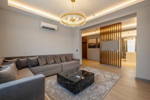 Get Royal Hotel & Spa