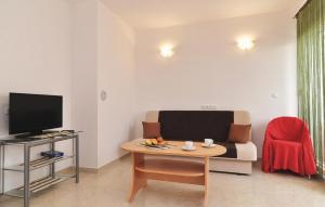 2 Bedroom Stunning Apartment In Nin