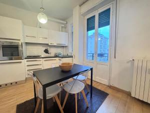 Wood Essence - Authentic Large Apt -City Center