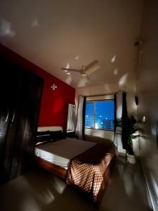 Arth house! Theatre & Board-Game 2BHK in the Sky!