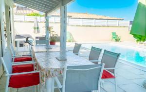 Beautiful Home In Meschers-Sur-Gironde