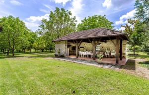 Gorgeous Home In Lonnes With Heated Swimming Pool