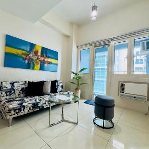 Luxe 1BR BGC with Balcony