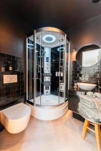 The Gentle Arch Schiphol Amsterdam