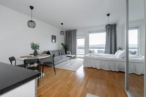 Lakeview Studio at Ratina next to Downtown