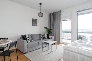 Lakeview Studio at Ratina next to Downtown