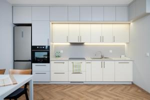 Wólczańska Pleasant Apartament by BookingHost