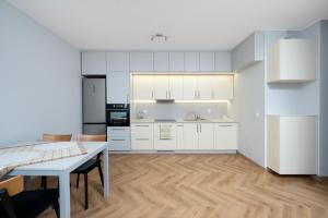 Wólczańska Pleasant Apartament by BookingHost