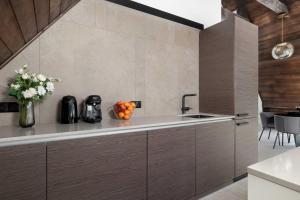 Luxury Apartment in Kościelisko with Mountain View and Air Conditioned Living Room by Renters Prestige