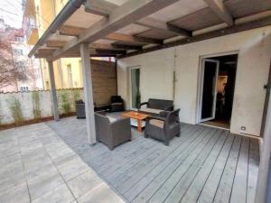2 - room apartment with terrace and free parking