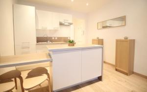 Lovely 1BR flat 15 min walk from La Croisette