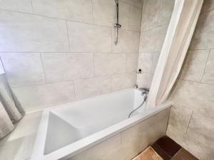 REFUGE CHAMPETRE - Moderne & Confort - Jardin Terrasse Barbecue - Parking et Wifi Gratuit - ESPACE ET DETENTE - Parfaitement équipé - Idéal FAMILLE