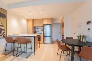 Nostalgic Glamour Pool Gym Sauna Steam Bar