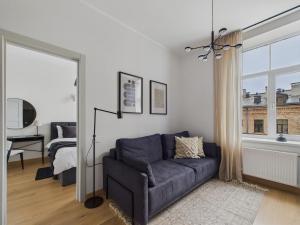 1BR Riga City Centre apartment, with bath & desk