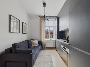 1BR Riga City Centre apartment, with bath & desk