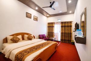 Boutique Tribhuwan Hill View Hotel Free Wifi and Parking Facilities - Best Services - Prime Location- Premium Hotel In Ranikhet