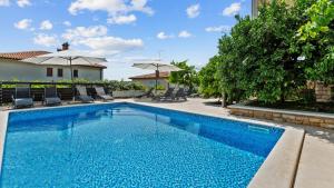 Apartment Petrinic - Apartman S by Villas Guide