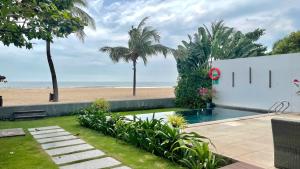 Sanctuary Ho Tram Resort - Beachfront pool villa