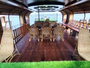 Kalappura Houseboats & Tours