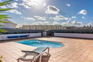 Villa La Perla - Cliffside Retreat