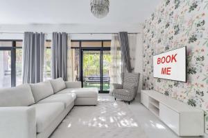 Free housekeeping visits during your stay - StayShort - Warm & Spacious 3 Bedroom in The Greens that Sleeps 8