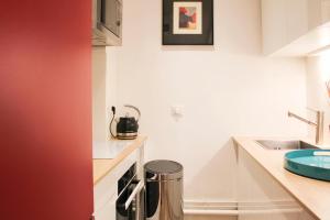 Bright and central studio for 4 in Paris