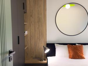 Urban Apartments Global Loft 17th Floor No 17 - Free Garage - Self Check-in - No deposit