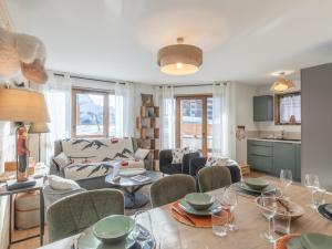Appartement moderne 3 chambres, skis aux pieds, idéal pour 6 personnes - FR-1-645-84