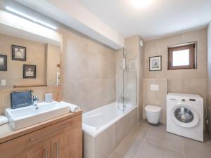 Appartement moderne 3 chambres, skis aux pieds, idéal pour 6 personnes - FR-1-645-84