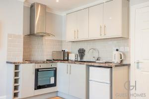 Guest Stays - Bridge Street Apartment