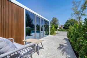 Beach House Rental in Bangtao, pool and breakfast