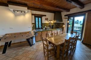 Large family home near lake and resorts