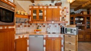 Rustic villa Janko with pool in Sveti Lovrec