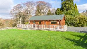 Pine Marten Lodge with Hot Tub