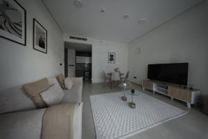 Elegant 1BR with Balcony in West Five Business Bay