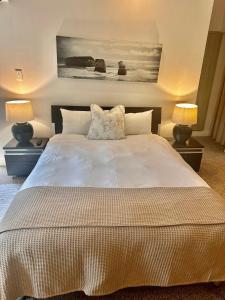 Spacious Private Suite in Central Morningside