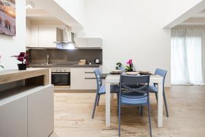 Serlio Luxury House near City Center, Station