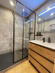 Schuss Residence Sleek Apartment by Alpstays