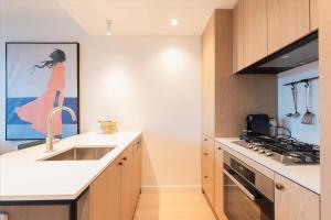 NEW Queensbridge Residences Pool Gym Sauna Steam Restaurants Bar