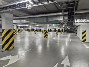 Urban Apartments Global Loft 17th Floor No 17 - Free Garage - Self Check-in - No deposit