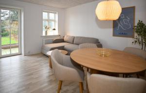 2 Bedroom Beautiful Apartment In Brørup