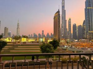 Private Room in Luxury Burj Vista Apartment Downtown with Burj Khalifa View