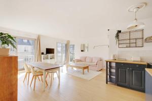 Spacious parisian apartment - 2BR 4P – République