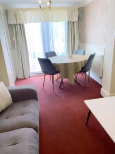 Abbey Wood Station Beautiful Two Bedrooms Bungalow House